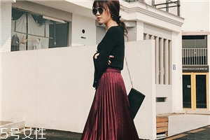 百褶裙什么顏色好看？百變女神就是你