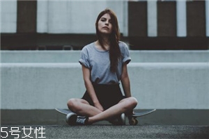 2018流行什么款式板鞋？超火的板鞋款式大盤點(diǎn)