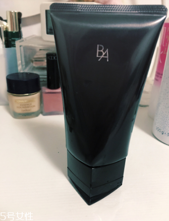 pola黑ba洗面奶好用嗎？挑不出毛病的一款洗面奶