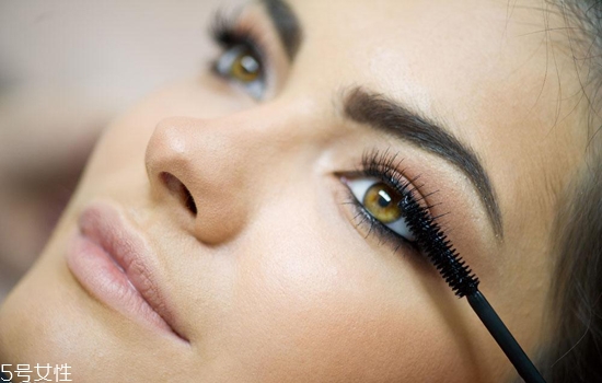 睫毛膏暈妝是什么原因？化妝手法很重要
