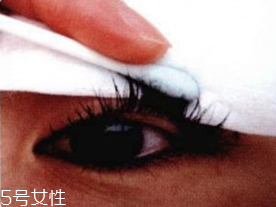 睫毛訂書機(jī)是什么？這十款睫毛膏讓你輕松放大雙眼