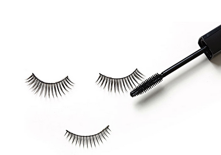 睫毛膏保質(zhì)期一般是多久？過期的睫毛膏還能這樣用