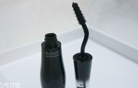 睫毛膏怎么刷好看？給你帶來(lái)深邃雙眸