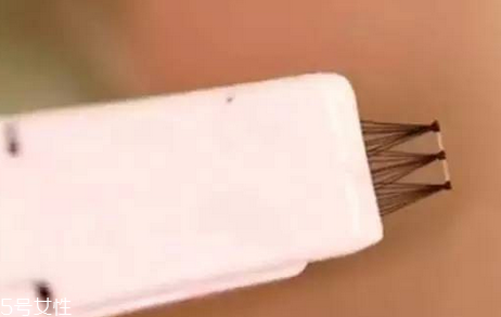 睫毛訂書機(jī)是什么？這十款睫毛膏讓你輕松放大雙眼