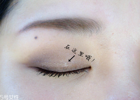 蕾絲雙眼皮貼先化妝嗎？蕾絲雙眼皮貼怎這樣用