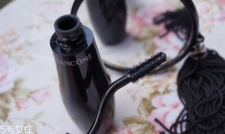 睫毛膏作用是什么？不同款型睫毛膏推薦