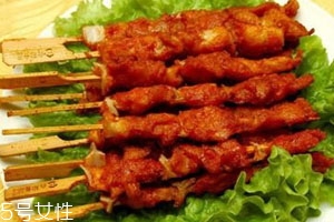 烤箱烤骨肉相連要多長時(shí)間 烤箱烤骨肉相連技巧