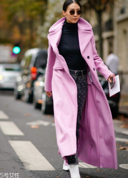 黑色高領(lǐng)毛衣怎么搭配？混搭出時(shí)髦著裝