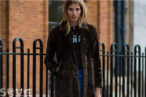 皮草搭配什么褲子好看？打造冬日新時(shí)尚