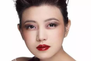 鵝蛋臉適合什么妝容？不適合濃妝