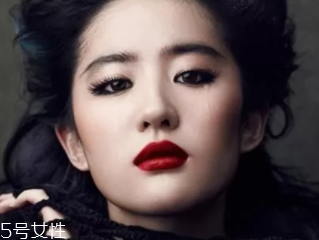 鵝蛋臉適合什么妝容？不適合濃妝