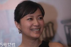 皮膚黑怎么選粉底？至少用兩種色號