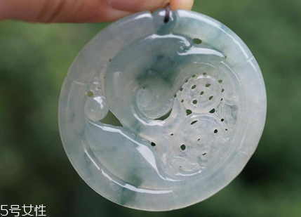 糯種翡翠屬于什么檔次？翡翠的價值你清楚嗎