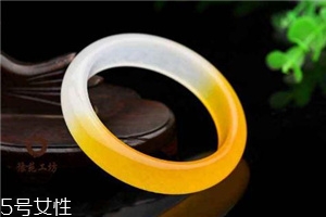 黃龍玉手鐲多少錢？這個(gè)種類的價(jià)值最貴