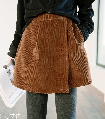 燈芯絨衣服怎么搭配？帶你提升時(shí)尚感與高級(jí)感