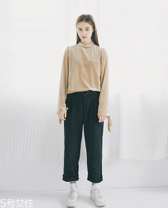 燈芯絨衣服怎么搭配？帶你提升時(shí)尚感與高級(jí)感