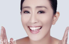 美白精華可以常年使用嗎？春秋用最好