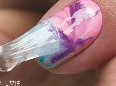 漸變指甲怎么配色？溫暖配色教程