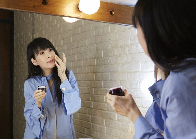 怎樣讓自己越來(lái)越年輕 凍齡女神們這樣做