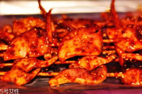 烤箱烤魷魚多長(zhǎng)時(shí)間 烤箱烤魷魚溫度和時(shí)間