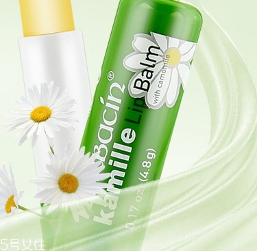 唇膏和唇膜的區(qū)別 唇膜比唇膏更具修復(fù)力 唇膏和唇膜的區(qū)別 唇膜比唇膏更具修復(fù)力