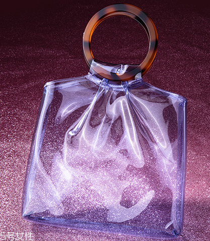 過年背什么包包好看？2018最火的包包款式