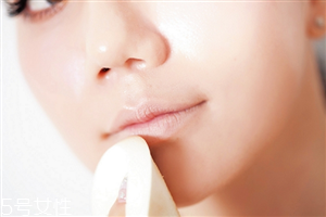 怎樣根據(jù)唇色選口紅？唇色深一定要注意防曬