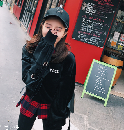 絲絨衛(wèi)衣怎么搭配圖片 這些款式紅遍ins 絲絨衛(wèi)衣怎么搭配圖片 這些款式紅遍ins