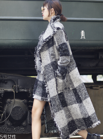 粗呢外套怎么搭配？簡(jiǎn)約大氣的冬日經(jīng)典