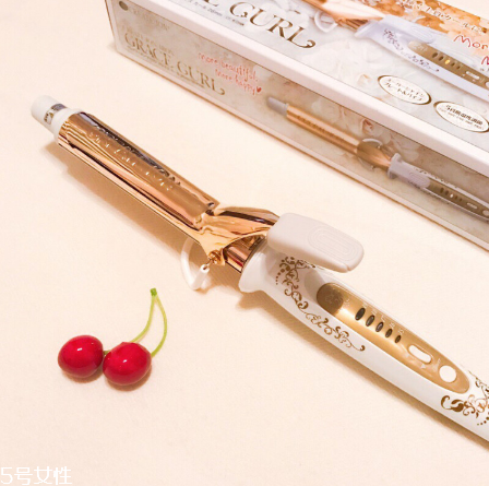 小泉成器陶瓷卷發(fā)棒好用嗎？好用的發(fā)型工具卷發(fā)棒