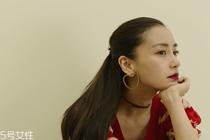 紅唇妝怎么畫最好看？復(fù)古紅唇妝的畫法