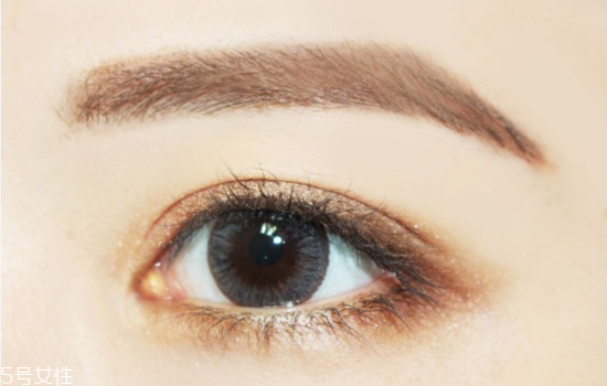 紅唇妝怎么畫最好看？復(fù)古紅唇妝的畫法