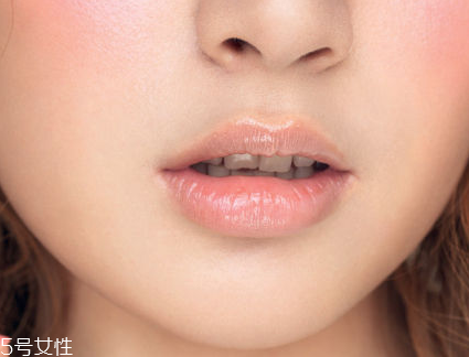 唇色深適合什么顏色口紅？多嘗試才會找到最適合自己的