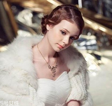 短發(fā)怎么做新娘造型？編發(fā)好看又簡(jiǎn)單