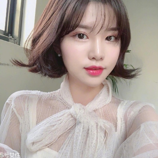 內(nèi)扣短發(fā)適合什么臉型？臉小是關鍵