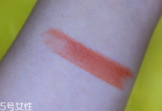 冬天護(hù)膚用霜還是乳？6款適合冬天用的護(hù)膚品推薦