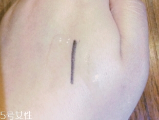 紀(jì)梵希眼線筆好用嗎？防水不暈染的紀(jì)梵希眼線筆