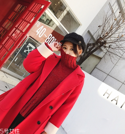 大紅色毛衣配什么顏色好看？色彩搭配很重要