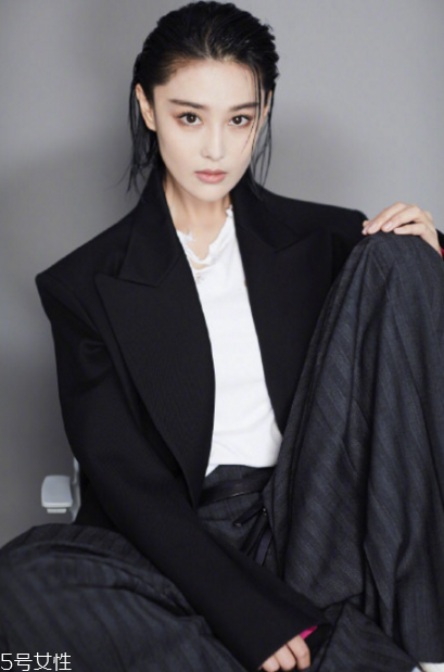 內(nèi)扣短發(fā)適合什么臉型？臉小是關鍵