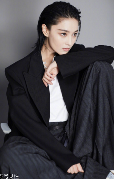 內(nèi)扣短發(fā)適合什么臉型？臉小是關鍵