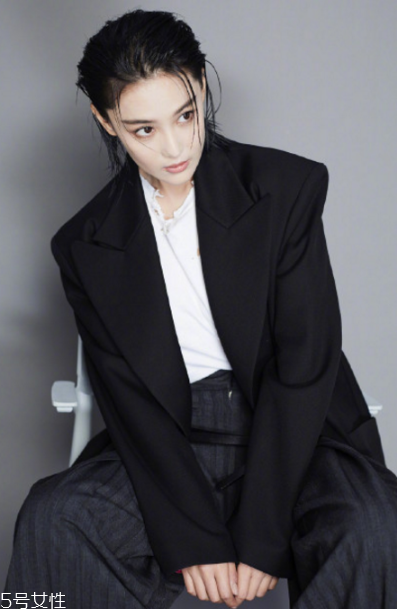 內(nèi)扣短發(fā)適合什么臉型？臉小是關鍵