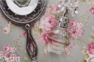 女士香水什么味道好？這6款香水親切又高級