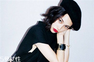 上身瘦下身胖怎么穿衣？穿裙子最遮肉