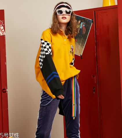 撞色衛(wèi)衣怎么搭配？讓你的日常穿衣潮到爆