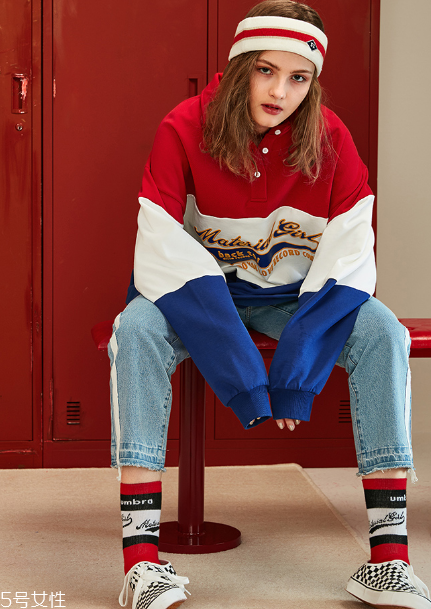 撞色衛(wèi)衣怎么搭配？讓你的日常穿衣潮到爆