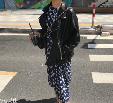 短款皮衣怎么搭配好看？酷girl的冬日選擇