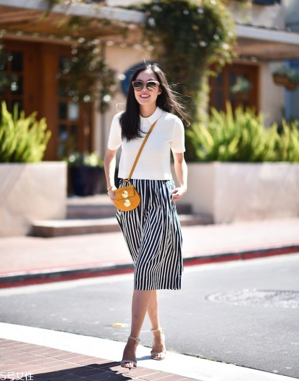 上身瘦下身胖怎么穿衣？穿裙子最遮肉