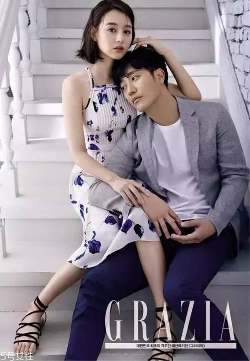 短發(fā)發(fā)尾外翻的發(fā)型怎么弄？誰弄誰美