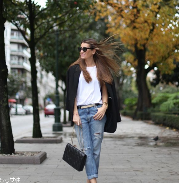 上身瘦下身胖怎么穿衣？穿裙子最遮肉