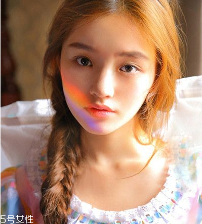 短發(fā)怎么做新娘造型？編發(fā)好看又簡(jiǎn)單